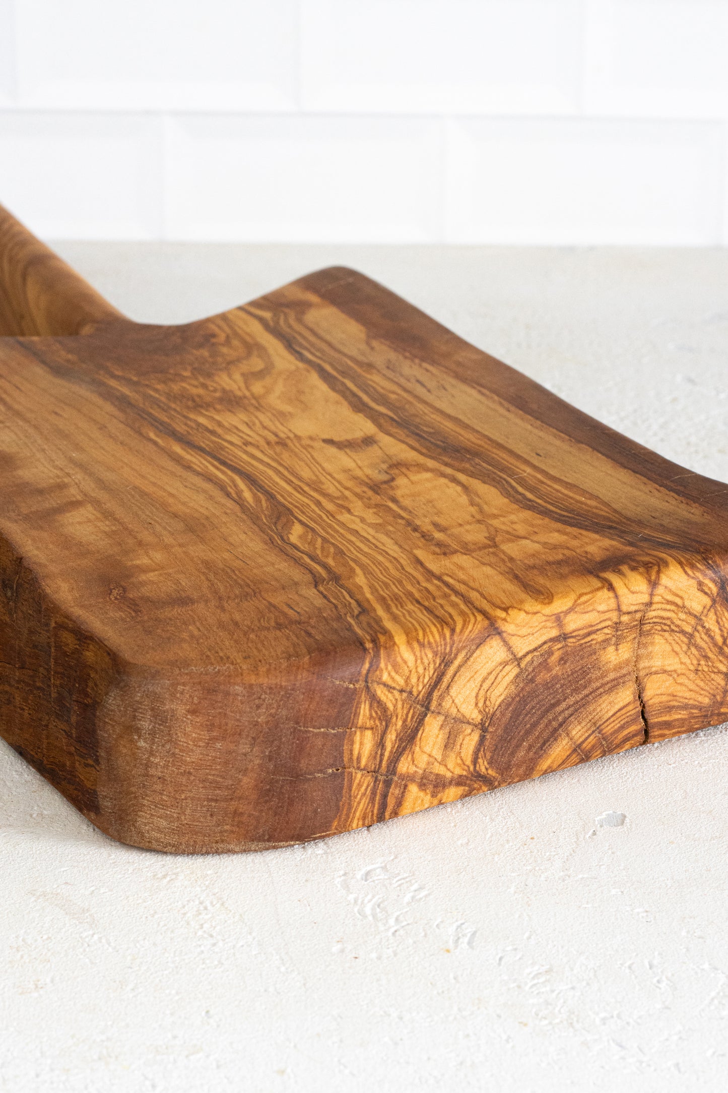 Tagliere in legno di ulivo Maia