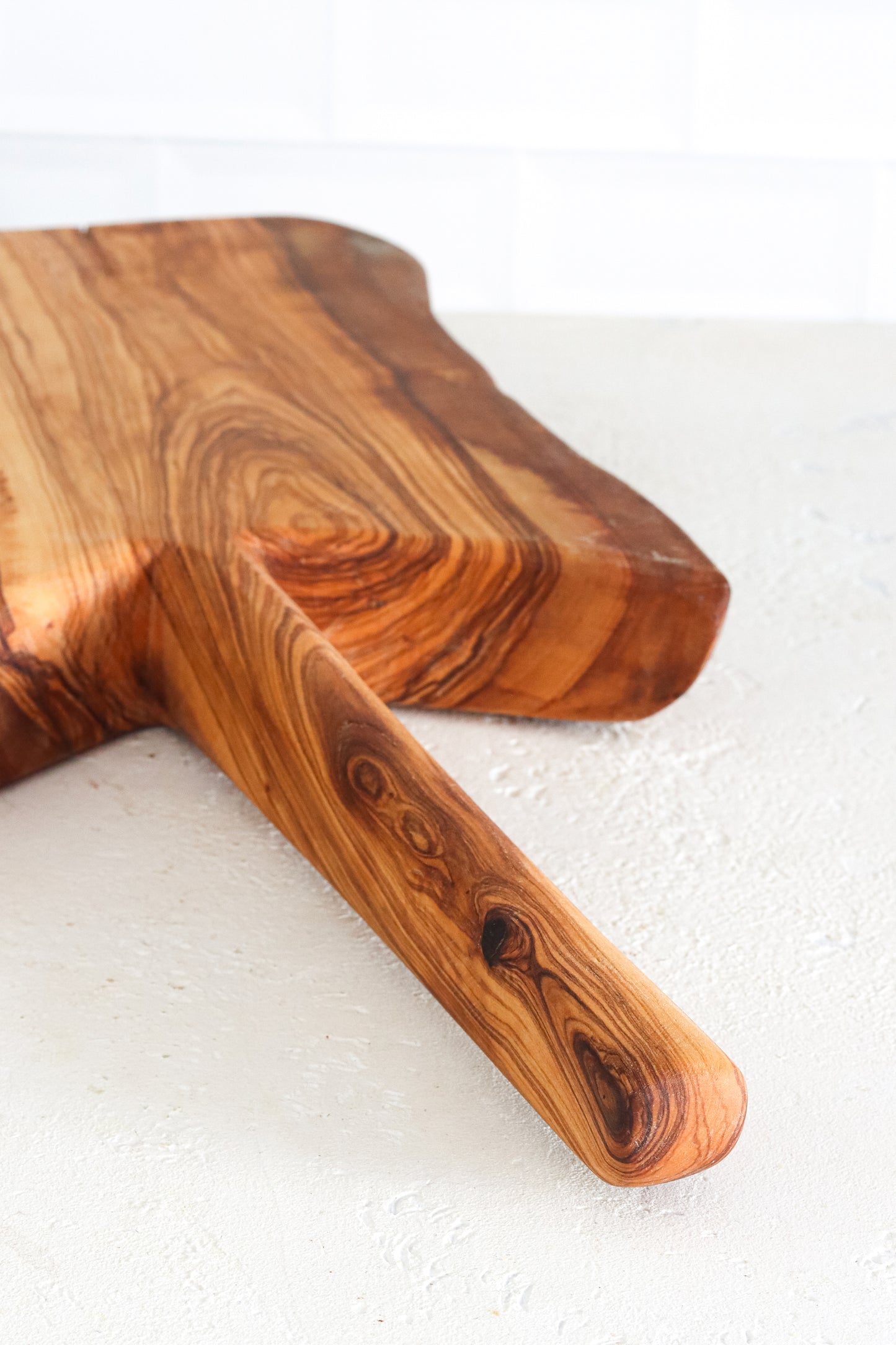 Tagliere in legno di ulivo Maia