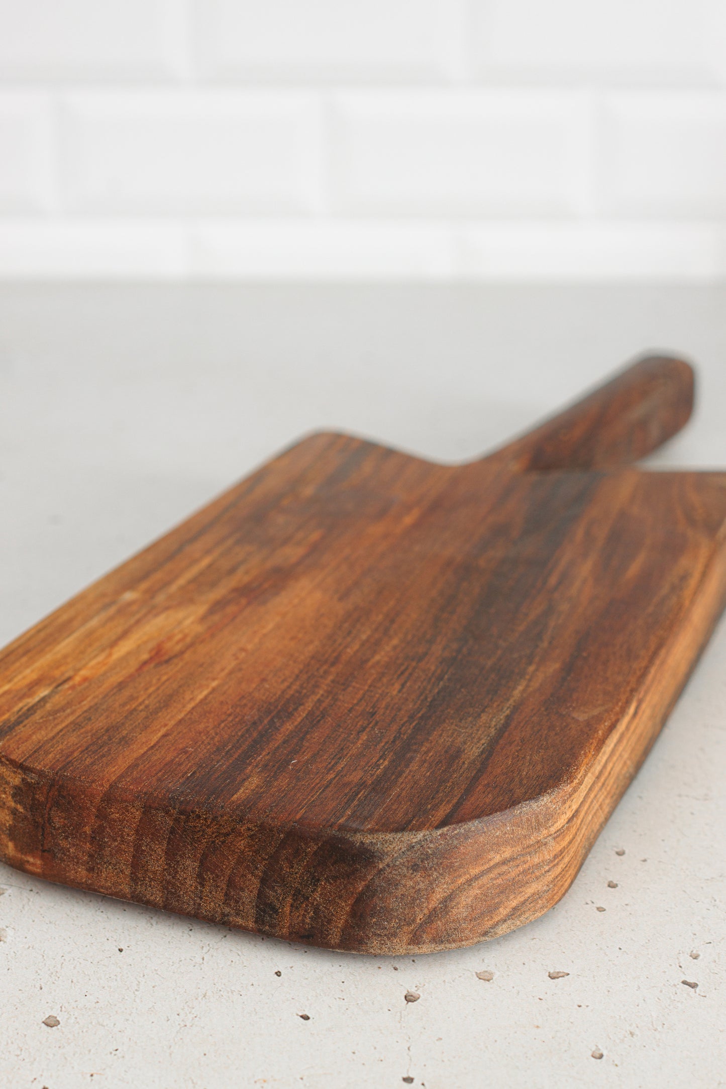 Tagliere in legno di noce Estia