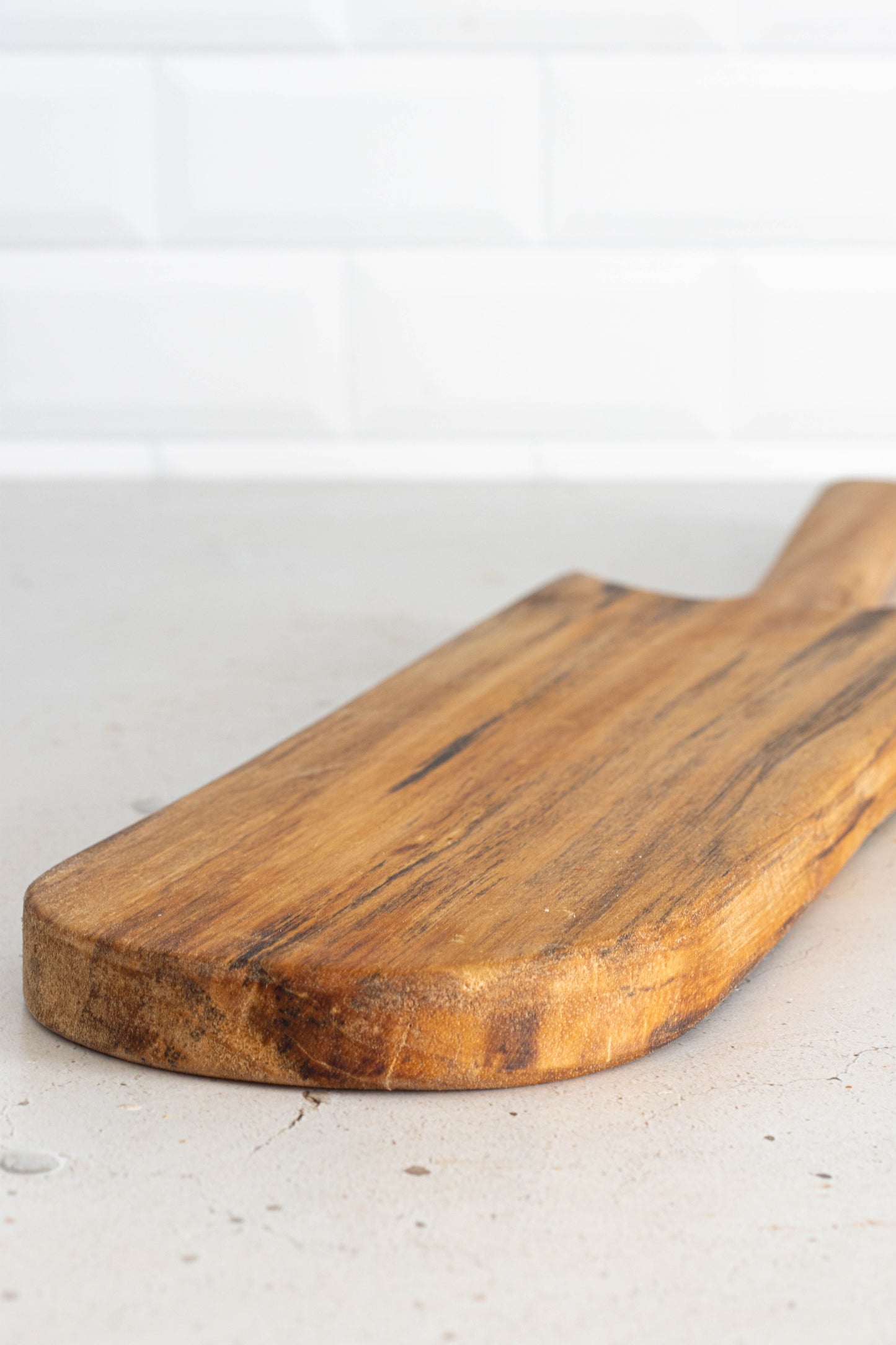 Tagliere in legno di noce Atena