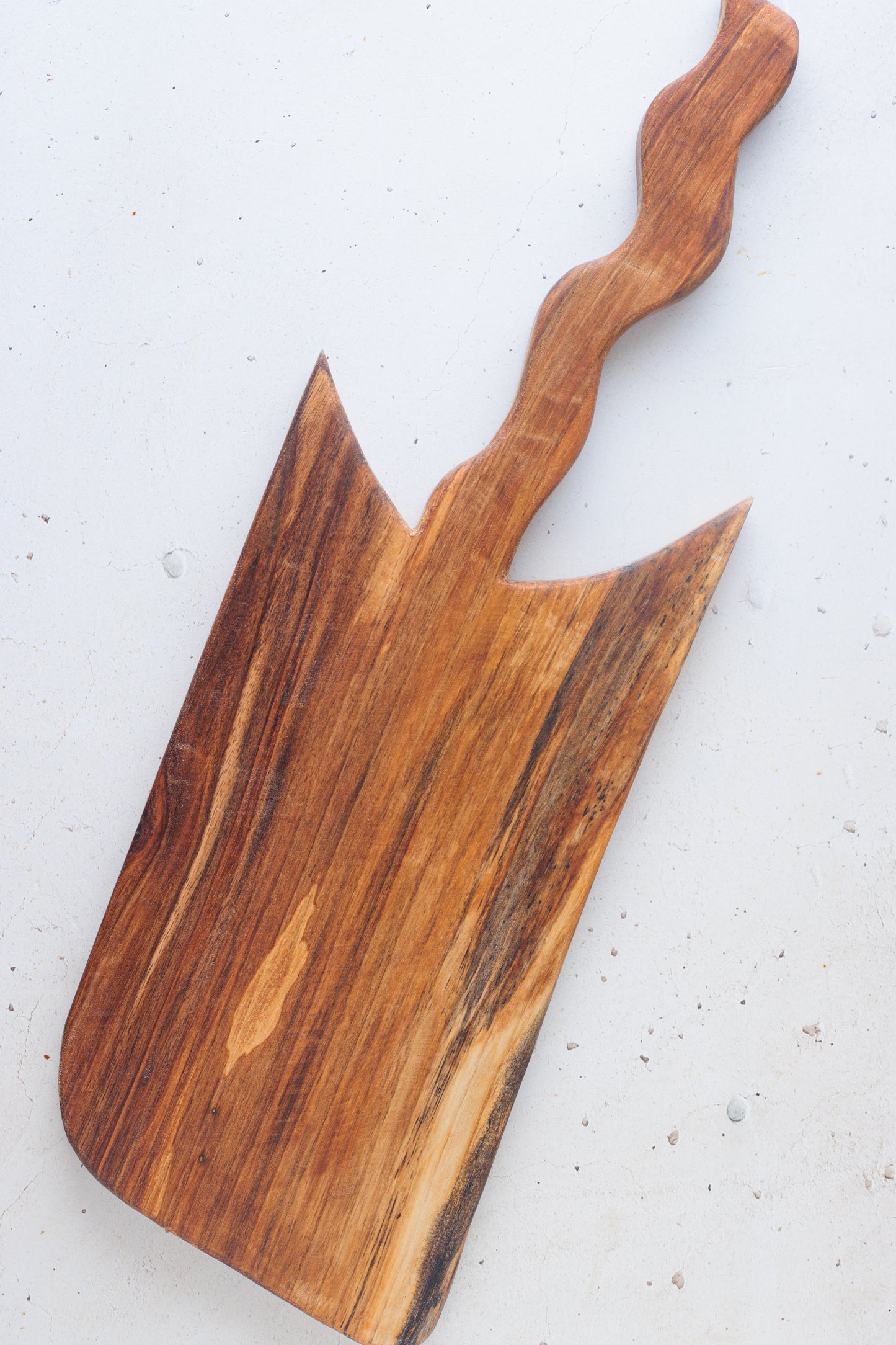 Tagliere in legno di noce Rea