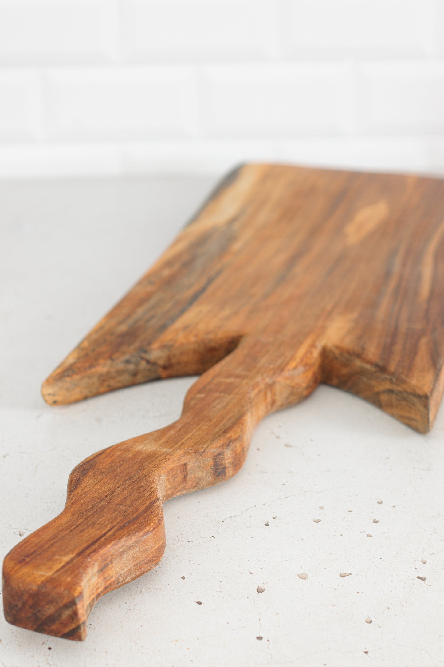 Tagliere in legno di noce Rea