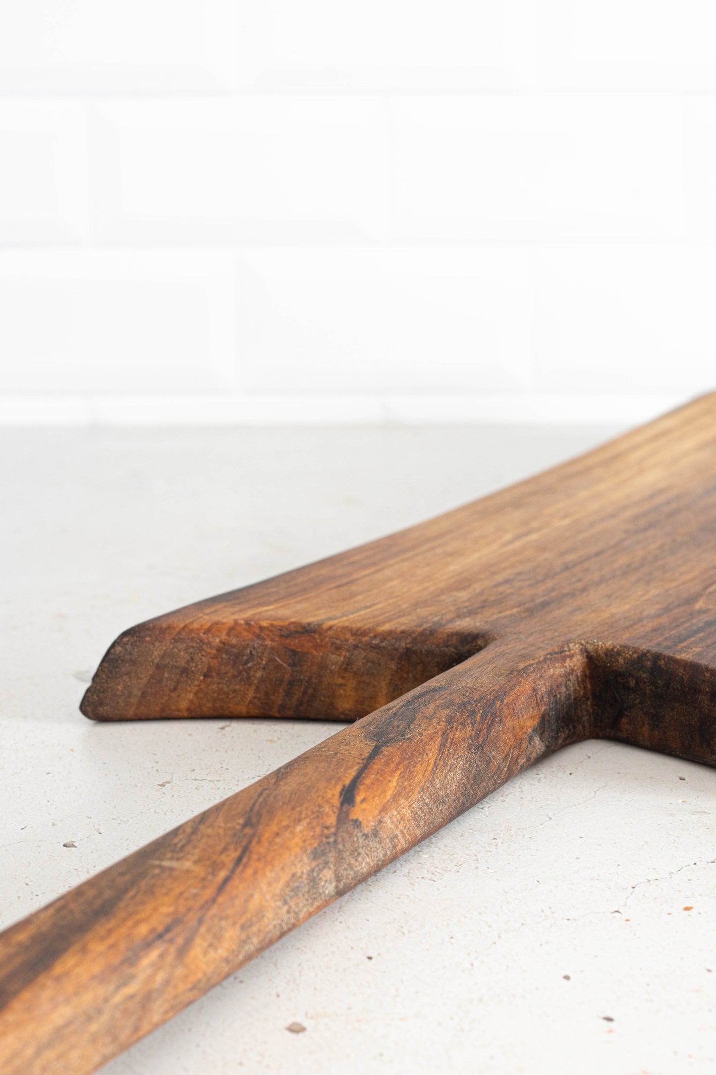 Tagliere in legno di noce Clio