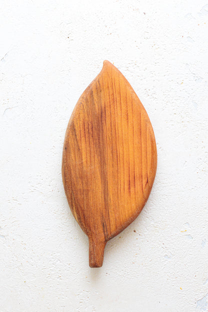 Tagliere a foglia in legno di ciliegio - Edera