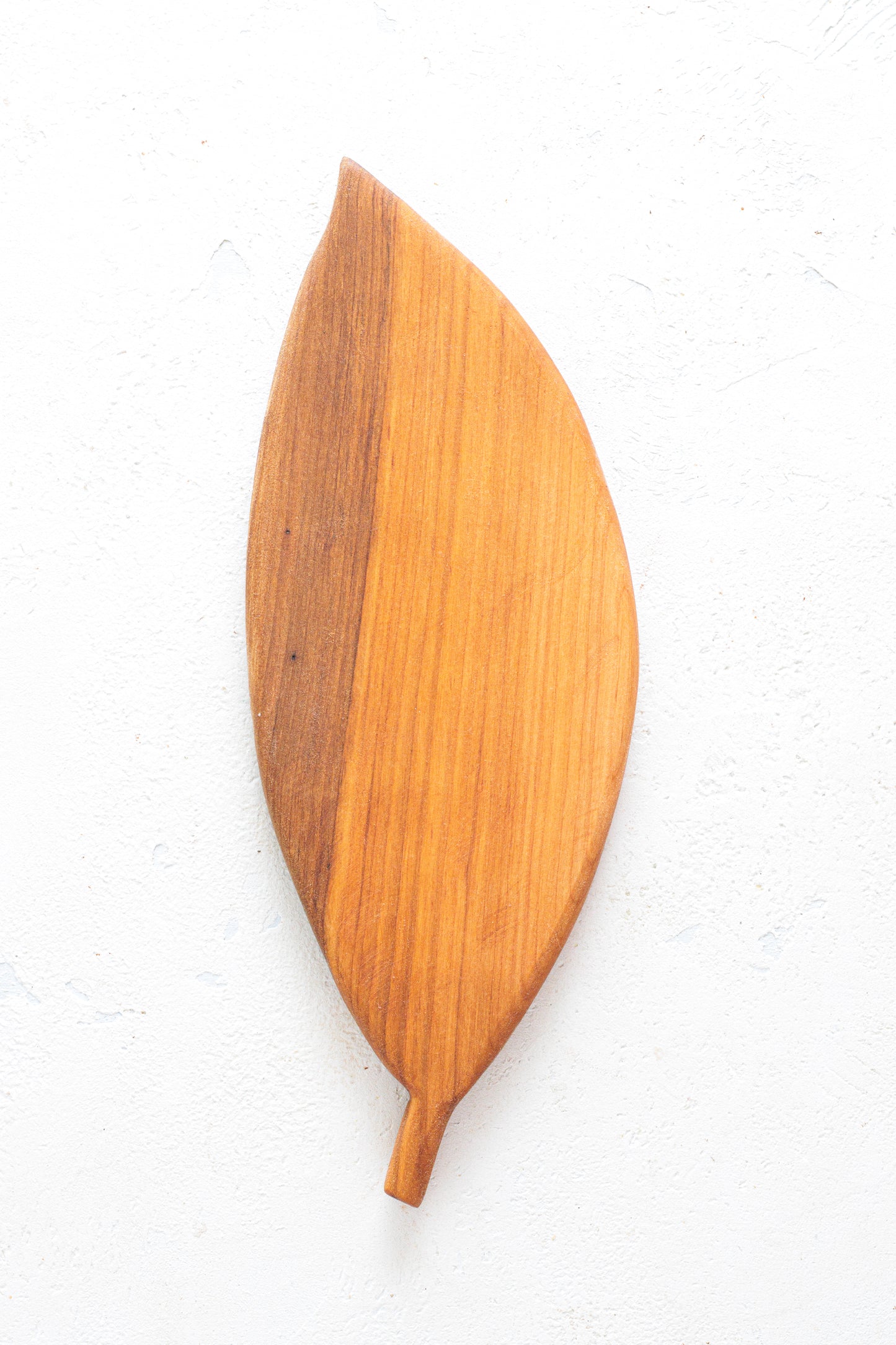 Tagliere a foglia in legno di ciliegio - Fruscio