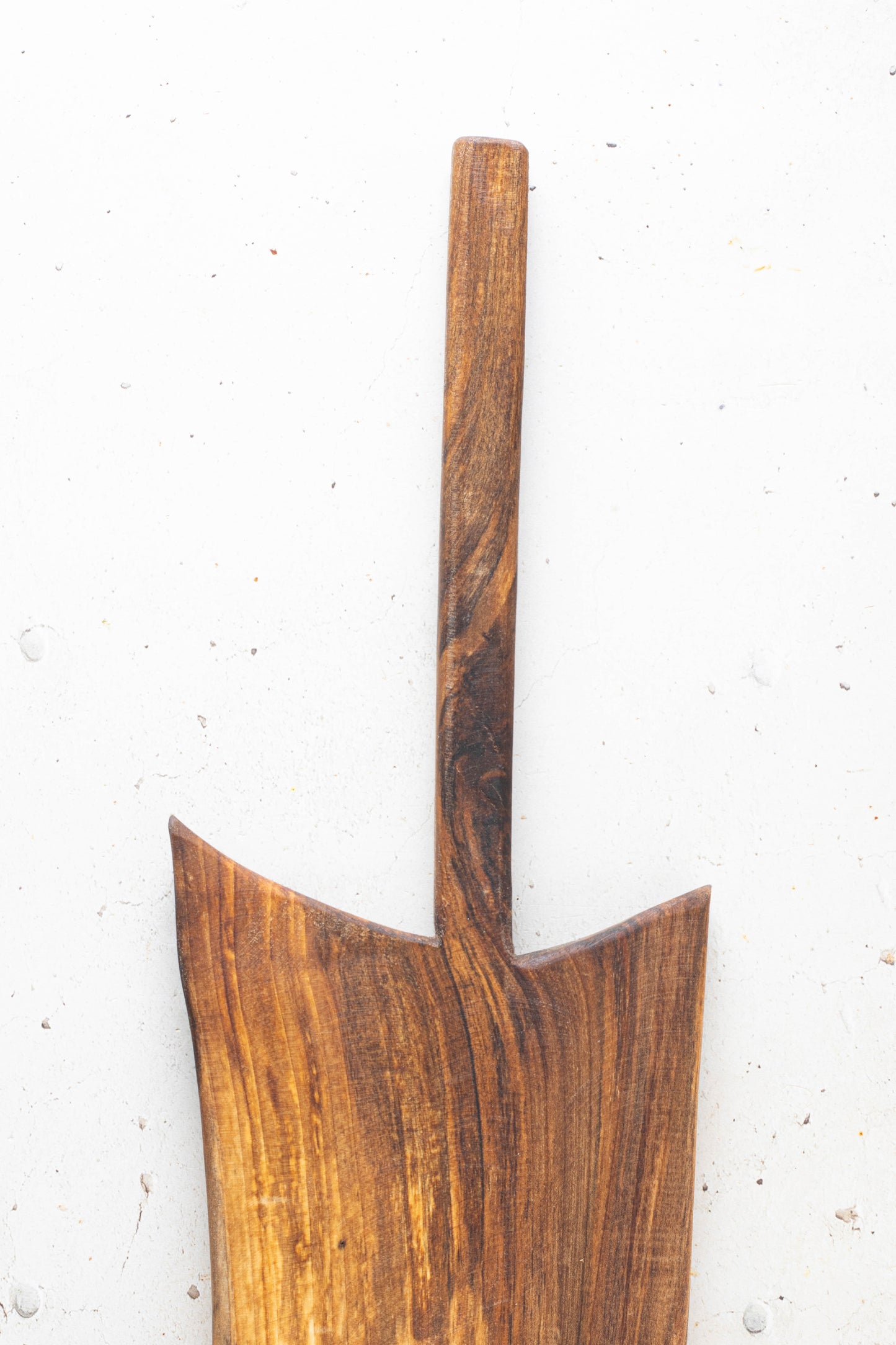 Tagliere in legno di noce Clio